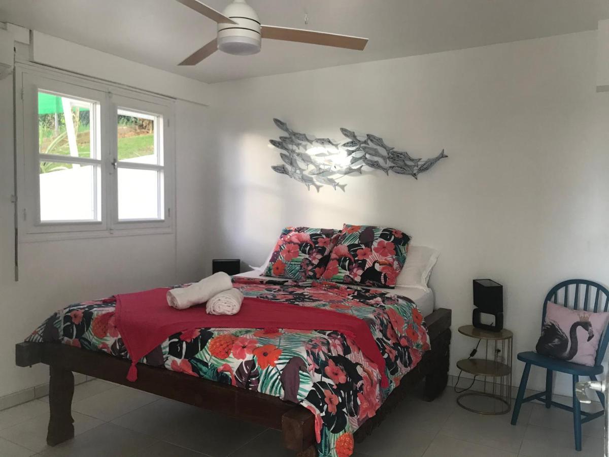 Bel appartement privé, magnifique vue sur la mer des Caraibes et jardin clos, WiFi, à 2mn de la plage Sainte-Luce Exterior foto