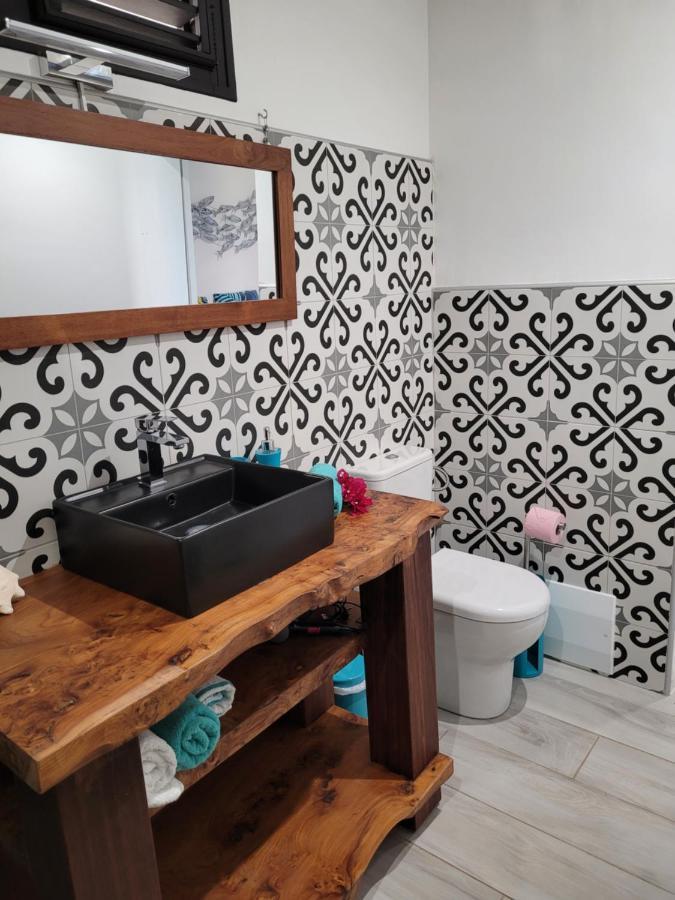 Bel appartement privé, magnifique vue sur la mer des Caraibes et jardin clos, WiFi, à 2mn de la plage Sainte-Luce Exterior foto